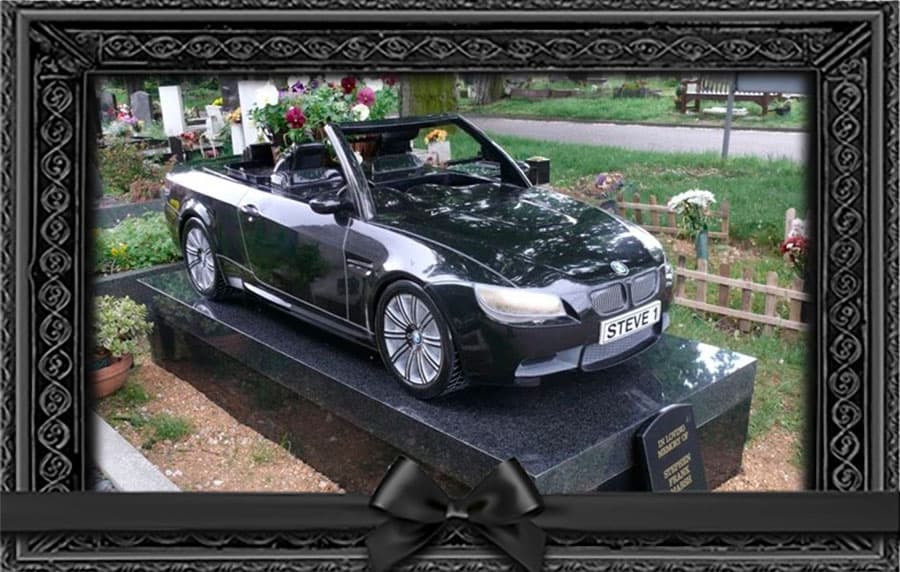 Надгробный памятник в виде BMW M3