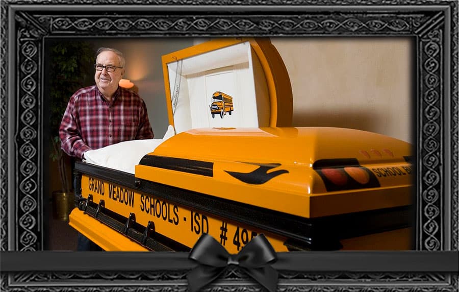 Жизнь на колесах: похороны в гробу-автобусе