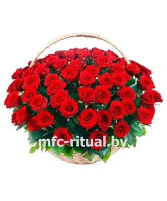 Траурная корзина «50 роз»